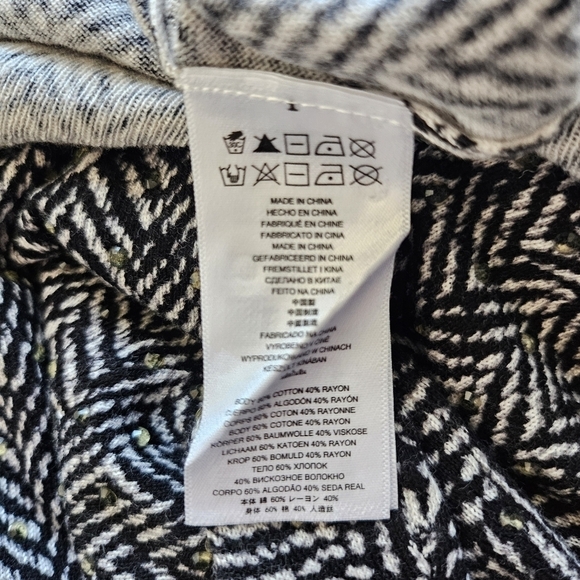 New Michael Kors Crystal Embellished Pullover Crewneck Black/White Sweater Small - Picture 7 of 7